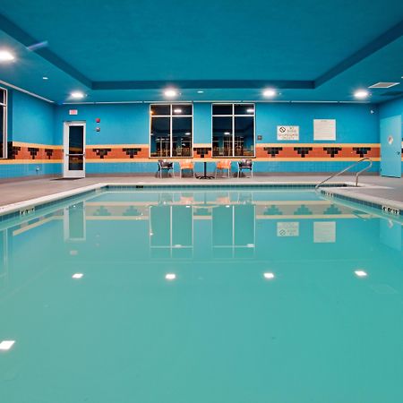Holiday Inn Hotel & Suites Gateway By Ihg Williamsburg Exteriör bild