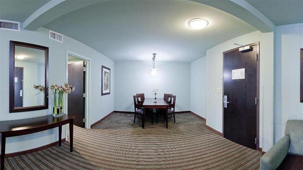 Holiday Inn Hotel & Suites Gateway By Ihg Williamsburg Exteriör bild