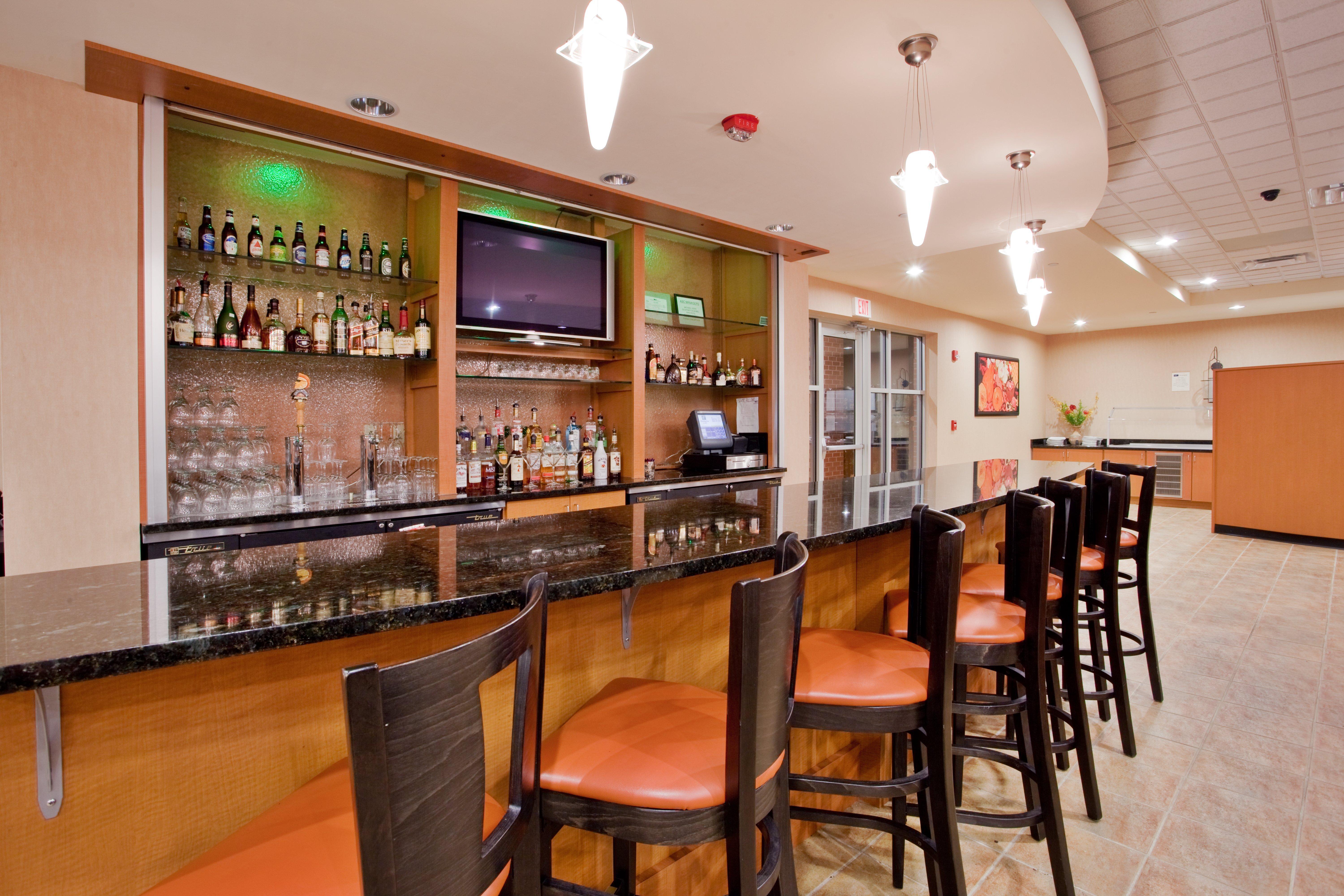Holiday Inn Hotel & Suites Gateway By Ihg Williamsburg Exteriör bild